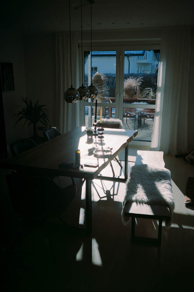 Photographic and Artistic Work by Leon Eichelbaum (Archive) – b485