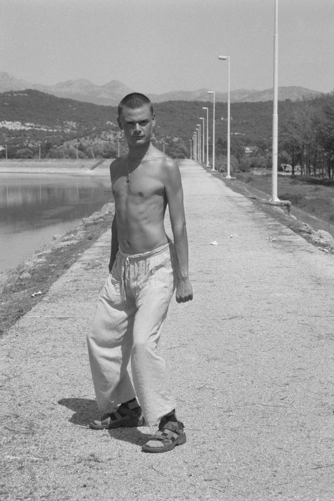 Photographic and Artistic Work by Leon Eichelbaum (Archive) – b704